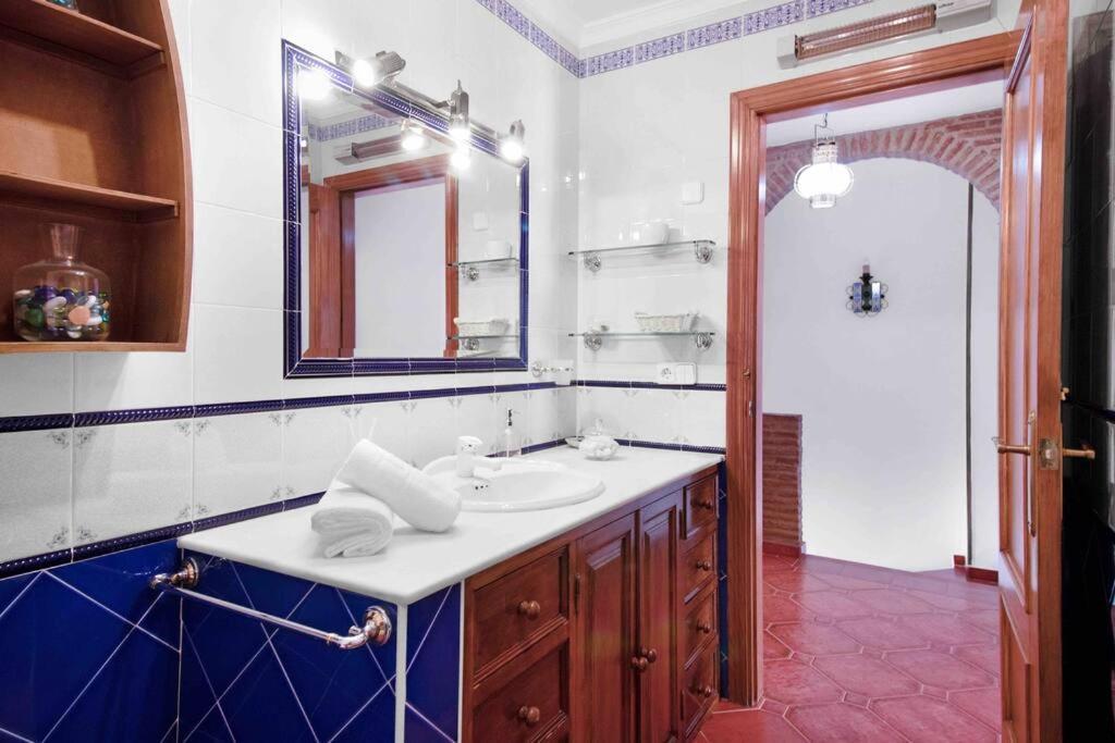 Апартаменти Duplex Tematico Andaluz Con Agradable Terraza - El Mirador De Benahavis 2 Екстер'єр фото